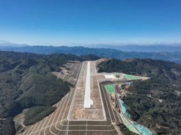 云南鳳慶通用機場(chǎng)建設工程項目土石方、地基處理及排水工程施工